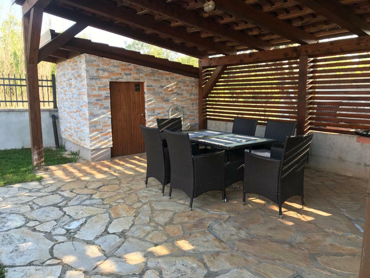 Villa Daisy Tar-Vabriga Zewnętrze zdjęcie