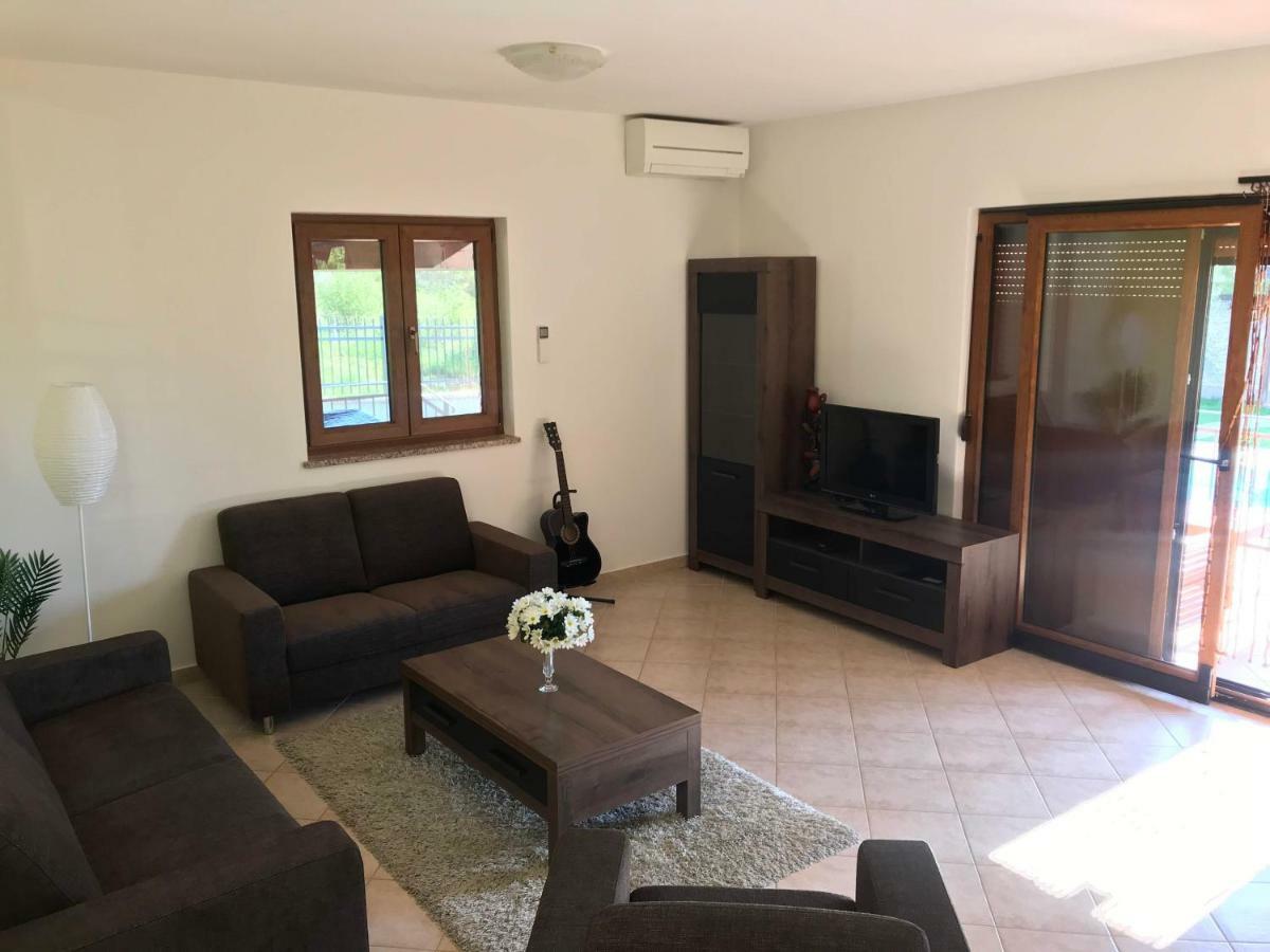 Villa Daisy Tar-Vabriga Zewnętrze zdjęcie