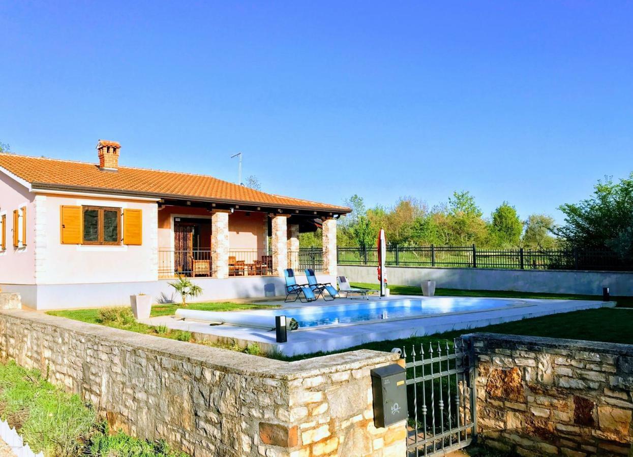 Villa Daisy Tar-Vabriga Zewnętrze zdjęcie