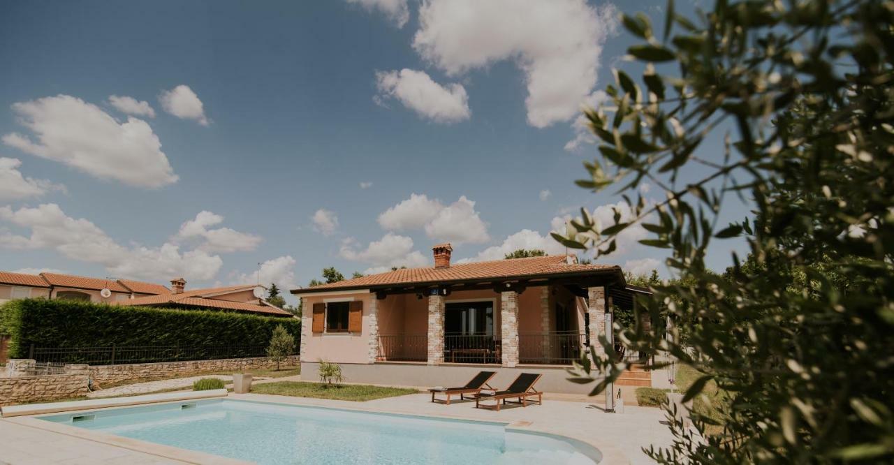 Villa Daisy Tar-Vabriga Zewnętrze zdjęcie