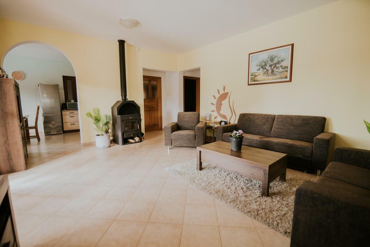 Villa Daisy Tar-Vabriga Zewnętrze zdjęcie